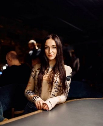Анна, 22